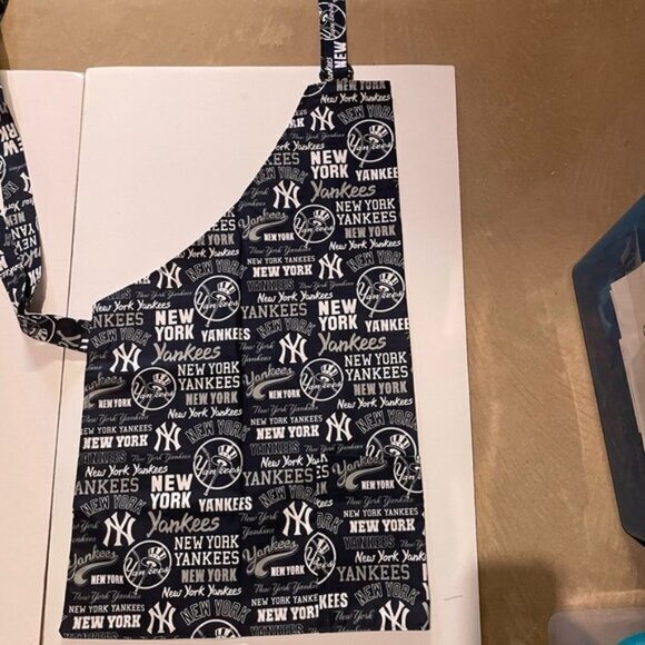New York Yankees Traditional Navy and White pattern BBQ Grilling Apron.
